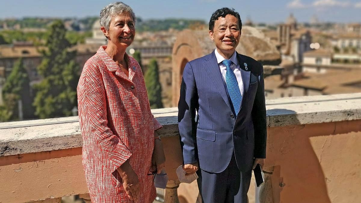 La directora general de la OIE, Monique Eloit, y el director general de la FAO, Qu Dongyu, en la Reunión de los Ministros de Salud del G-20. (Imagen: fao.org)