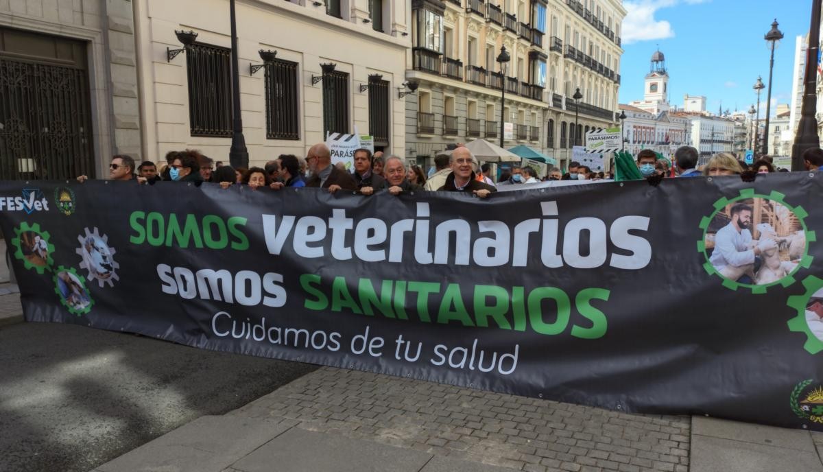 La pancarta que encabezó la manifestación veterinaria del pasado 3 de abril.