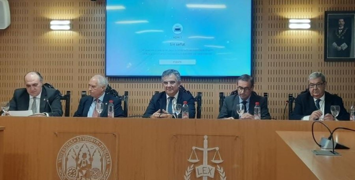 Luis Alberto Calvo, Arturo Anadón, Juan María Vázquez, José Luján y Cándido Gutiérrez, en la mesa inaugural.