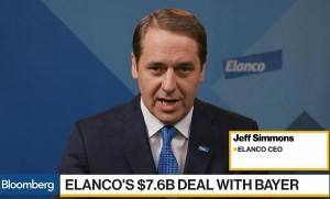 Jeffrey N. Simmons, presidente y director ejecutivo de Elanco, durante una entrevista concedida ayer a Bloomberg en la que explicaba los detalles de la compra de Bayer.
