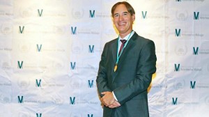 El presidente del Colegio de Veterinarios de Málaga, Juan Antonio de Luque Ibáñez, estará al frente de la Comisión de Salud Pública, Seguridad Alimentaria y Sanidad Ambiental.