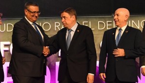 Manuel García, Luis Planas y Alberto Herranz en el VII Foro Porcino celebrado en Madrid.