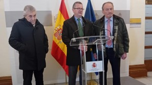 Los consejeros de Aragón, Castilla y León y Comunidad Valenciana tras la reunión en el Ministerio de Agricultura.